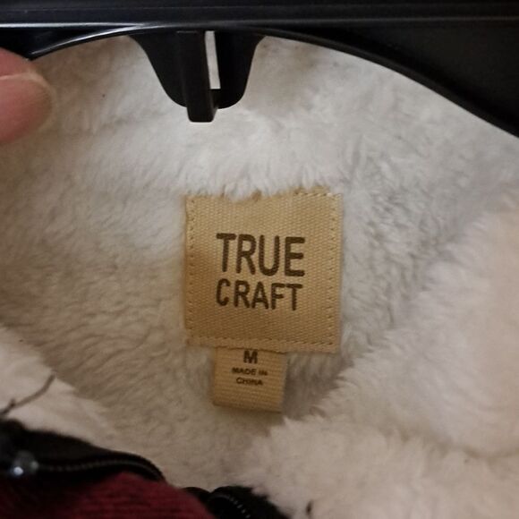 True Craft red plaid lined vest size medium - Picture 4 of 6